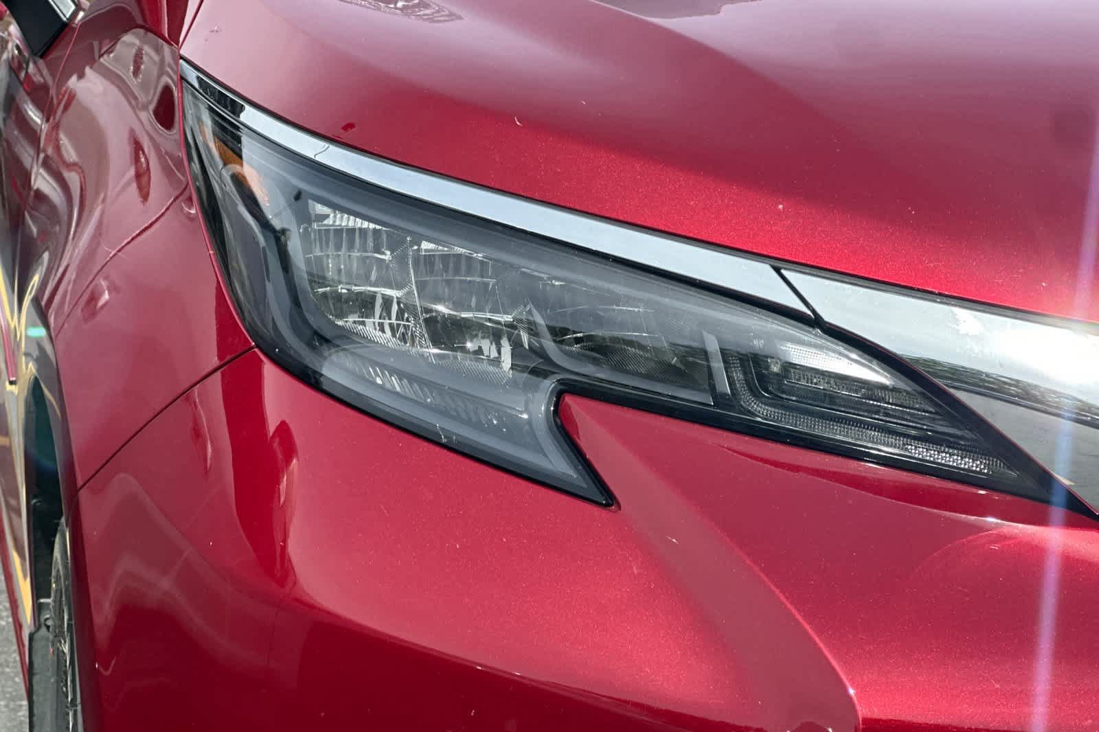 Used 2025 Toyota Sienna LE w/ LE Plus Package AWD/4WD image 9
