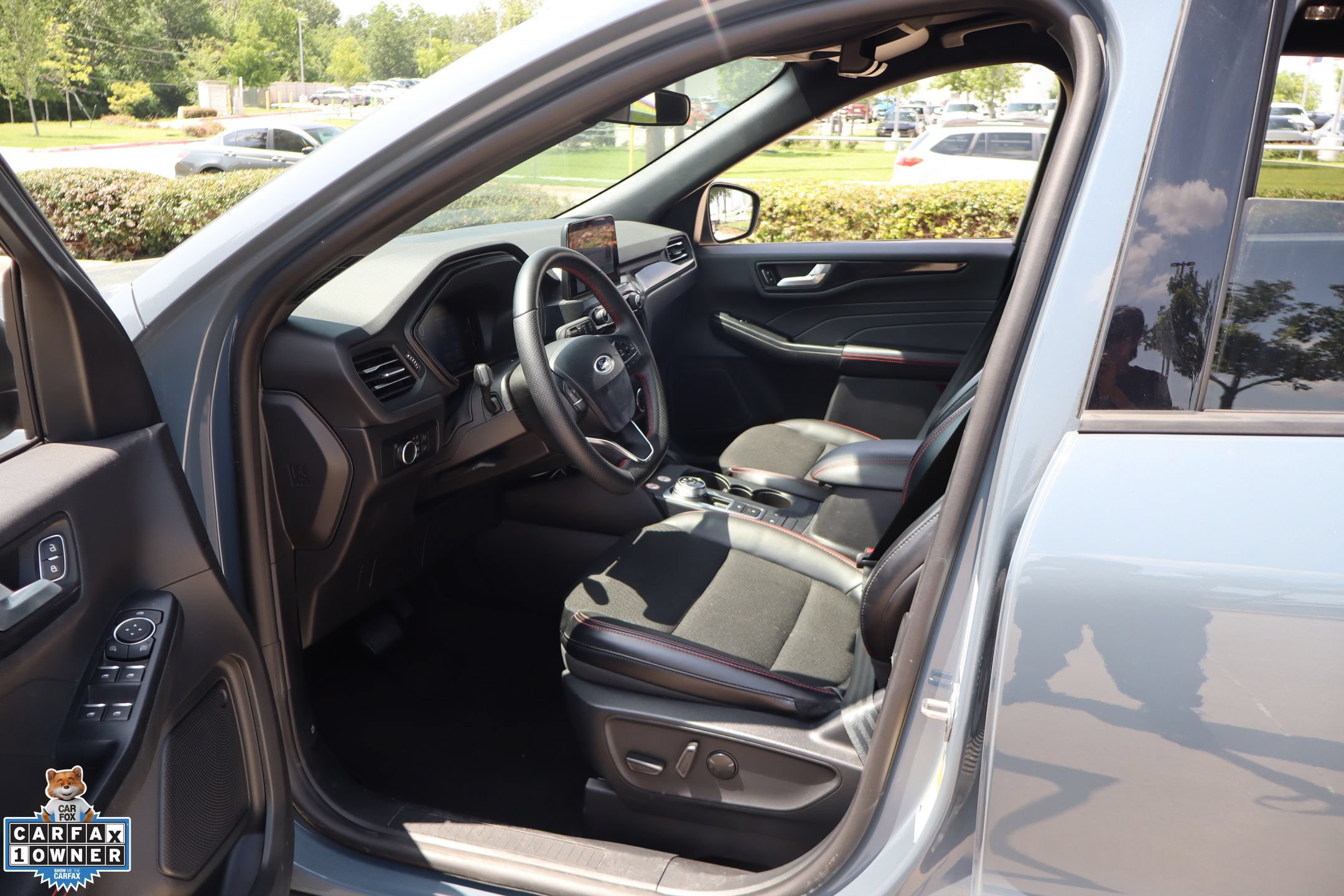 Certified 2025 Ford Escape ST-Line FWD image 23