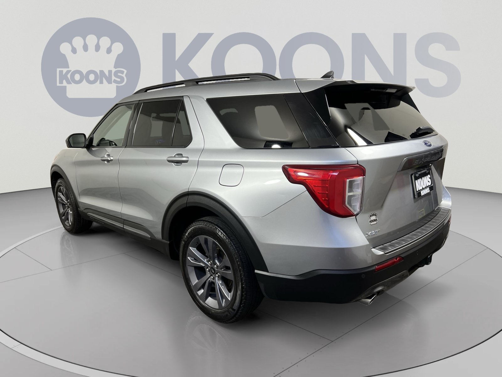 Certified 2023 Ford Explorer XLT w/ Equipment Group 202A AWD/4WD image 8