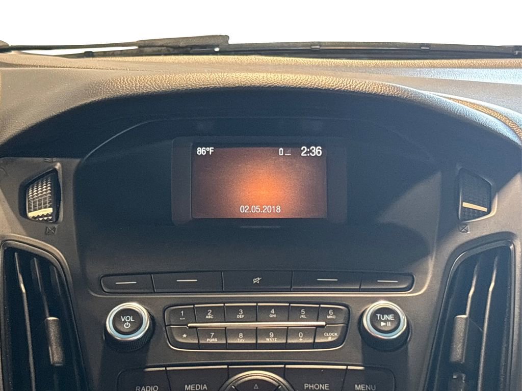 Certified 2018 Ford Focus SE w/ SE Appearance Package FWD image 23