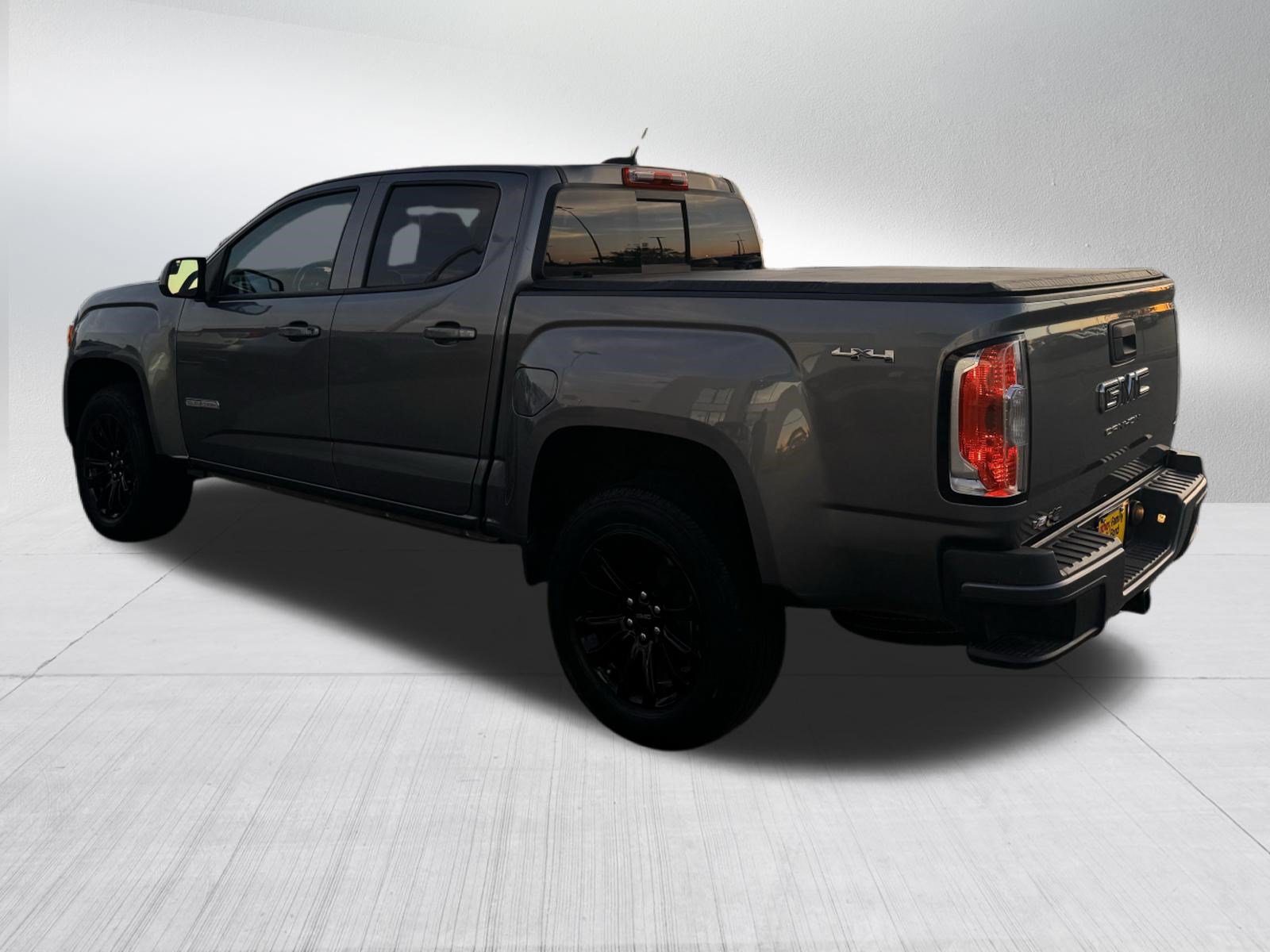 Used 2022 GMC Canyon Elevation w/ Elevation Premium Package AWD/4WD image 5