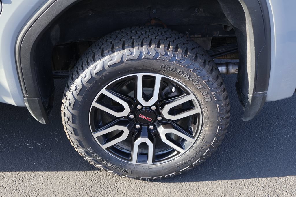 Used 2024 GMC Sierra 1500 AT4 w/ Technology Package AWD/4WD image 22