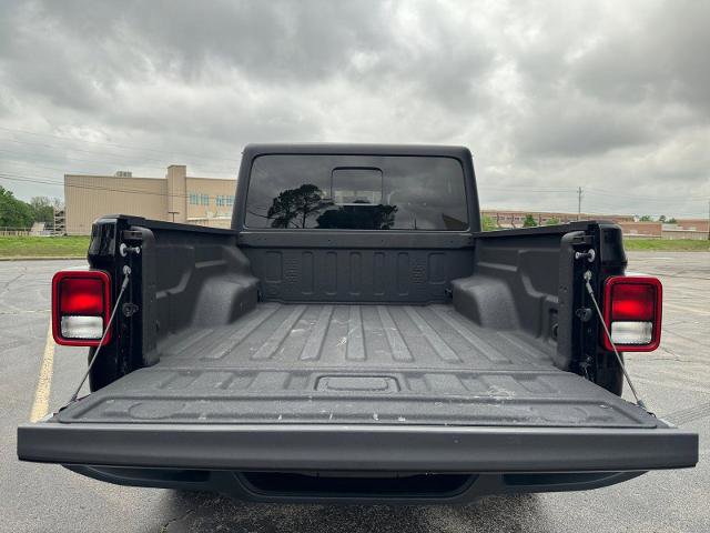 Used 2022 Jeep Gladiator Sport AWD/4WD image 16