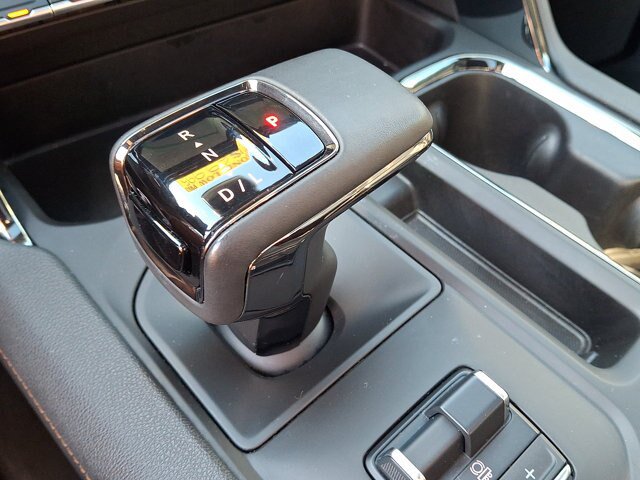 Used 2023 GMC Sierra 1500 AT4 w/ AT4 Premium Package AWD/4WD image 4