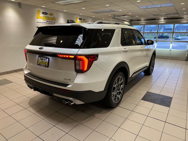 Certified 2025 Ford Explorer Platinum w/ Ultimate Package image 30