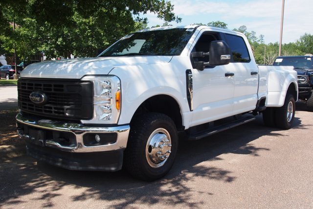 Certified 2023 Ford F350 XL w/ 360-Degree Camera Package AWD/4WD image 3