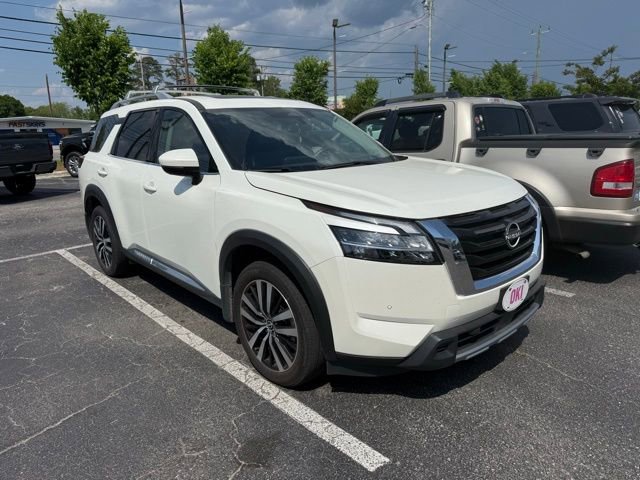 Used 2024 Nissan Pathfinder Platinum