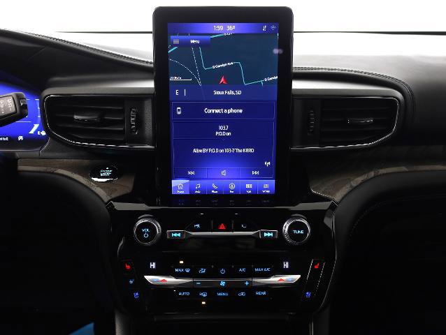 Certified 2021 Ford Explorer Platinum w/ Equipment Group 601A image 16