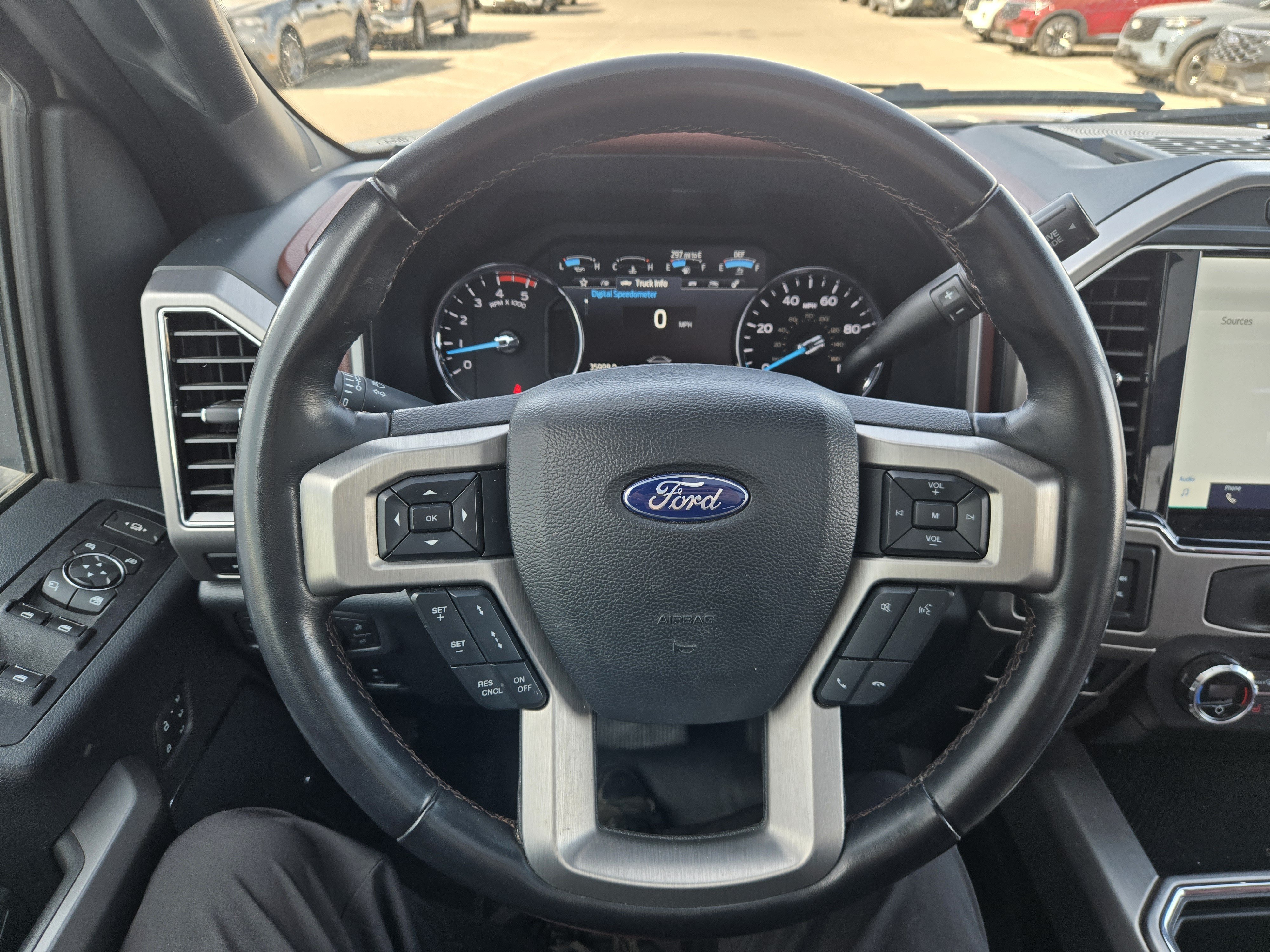 Certified 2022 Ford F250 Platinum w/ FX4 Off-Road Package AWD/4WD image 8