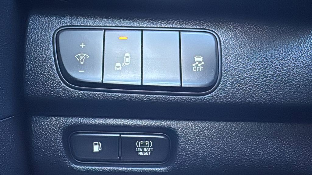 Used 2017 Kia Niro EX image 17