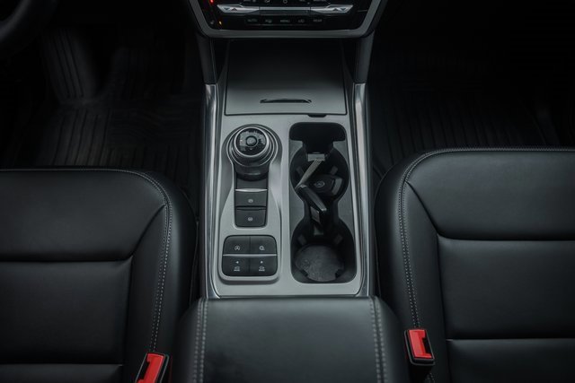 Certified 2024 Ford Explorer XLT w/ Equipment Group 202A image 28