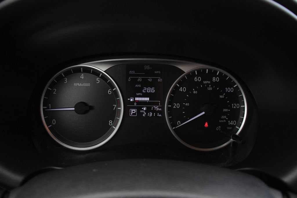 Used 2022 Nissan Kicks S FWD image 31