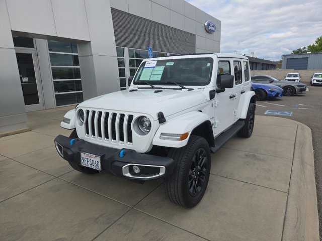 Used 2023 Jeep Wrangler Unlimited Sahara w/ Cold Weather Group AWD/4WD image 1
