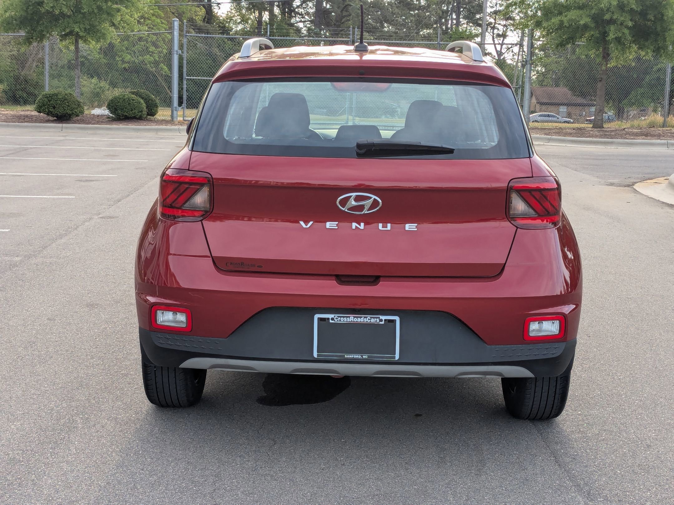 Used 2024 Hyundai Venue SEL FWD image 4