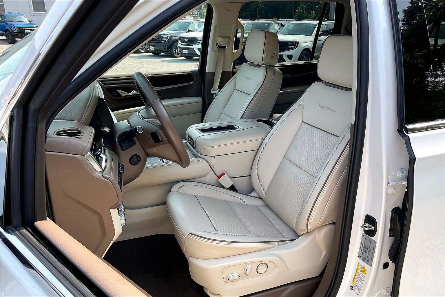 Used 2023 GMC Yukon XL Denali w/ Max Trailering Package AWD/4WD image 25