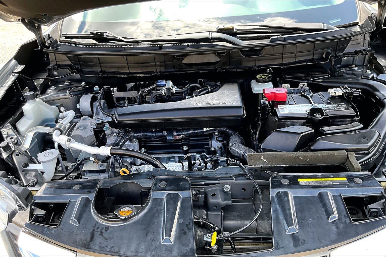 Used 2020 Nissan Rogue SV FWD image 32