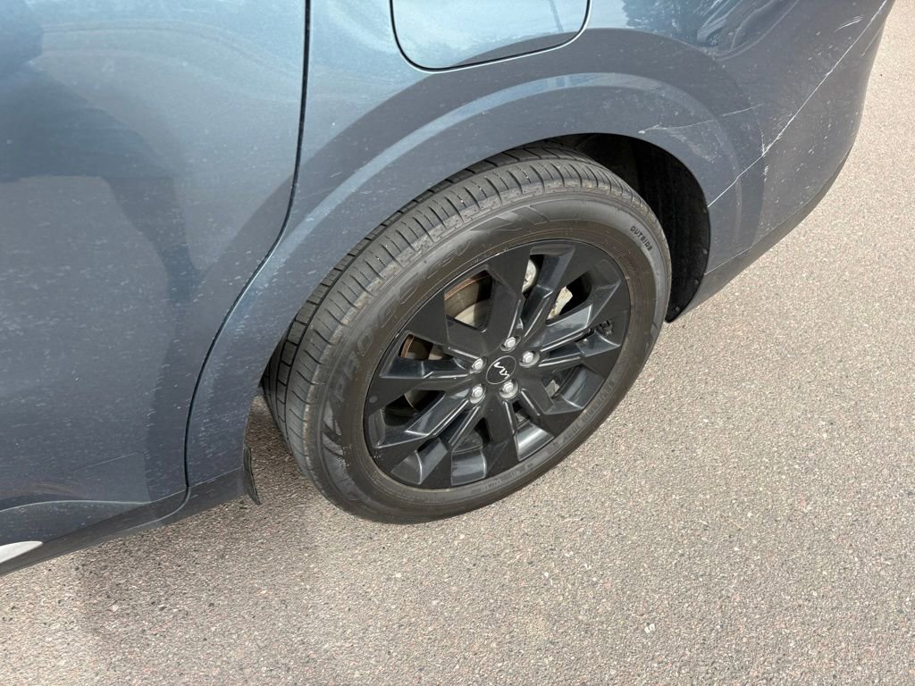 Used 2023 Kia Carnival SX Prestige image 10