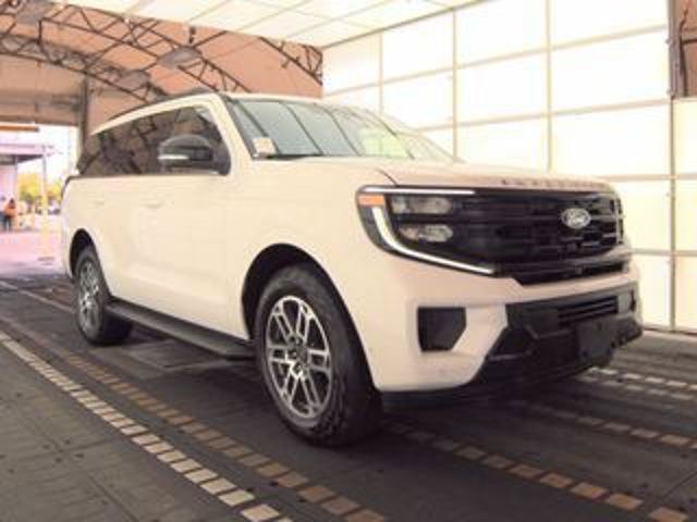 Certified 2025 Ford Expedition Active AWD/4WD image 6