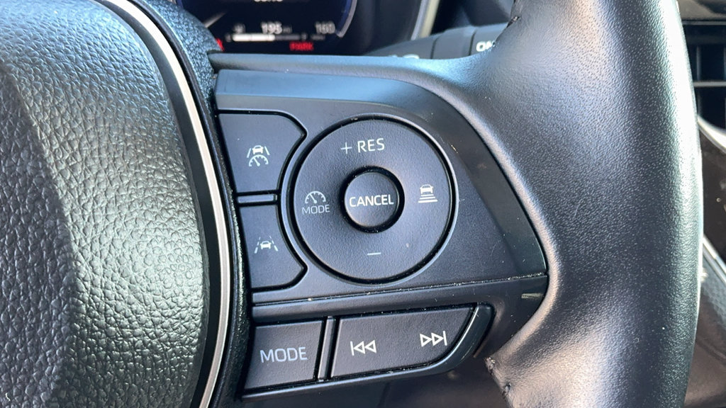 Used 2026 Toyota Corolla Cross XLE FWD image 30