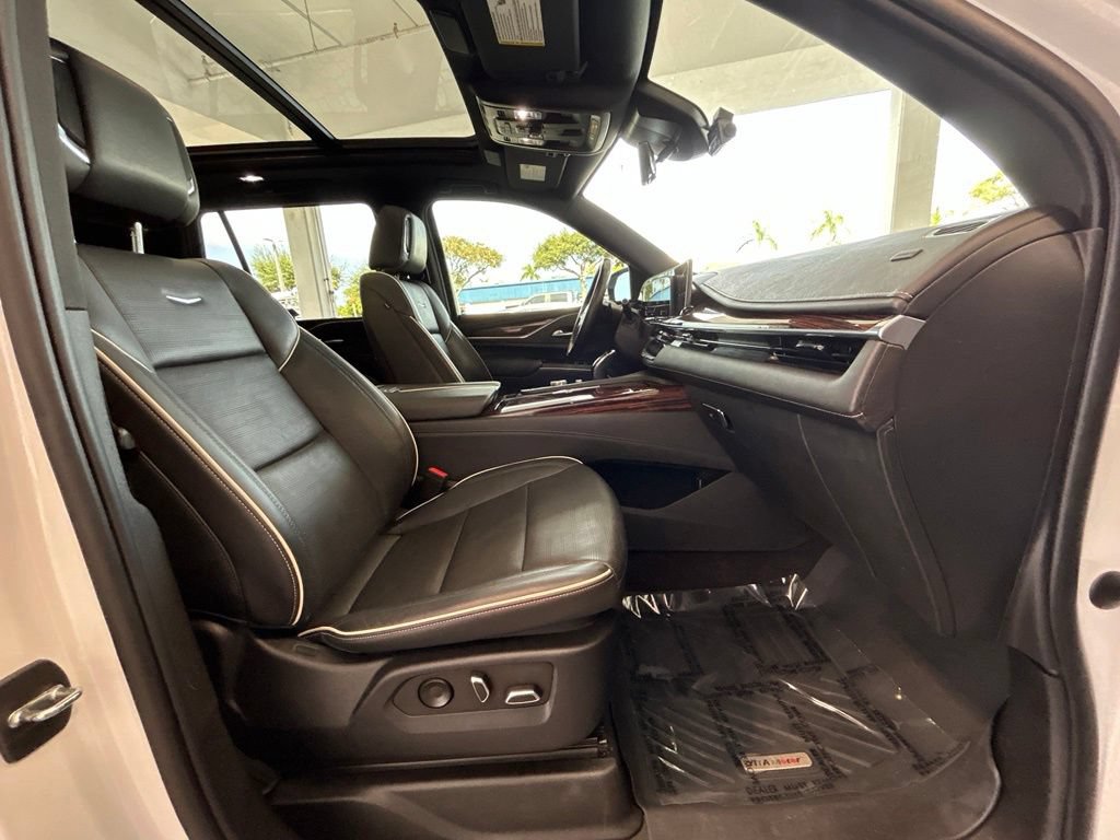 Used 2022 Cadillac Escalade Premium Luxury w/ Performance Package RWD image 26
