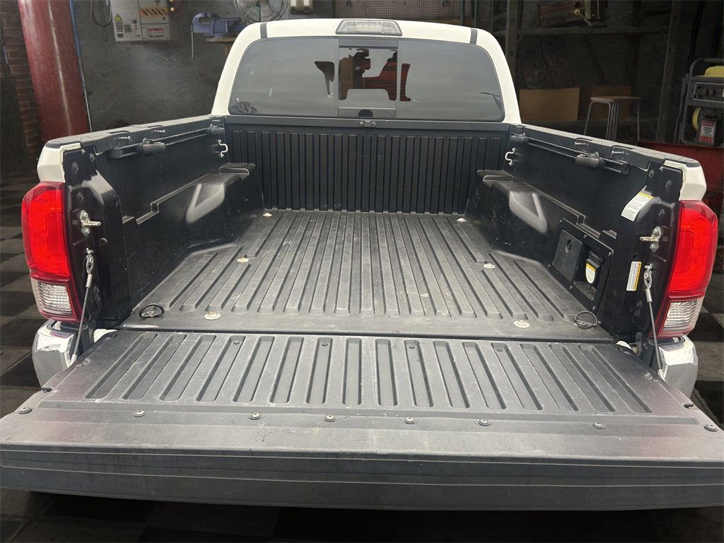 Used 2019 Toyota Tacoma TRD Off-Road image 10