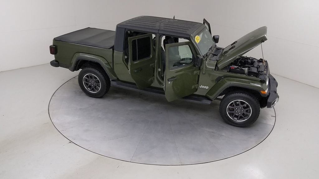 Used 2022 Jeep Gladiator Overland w/ Dual Top Group AWD/4WD image 47