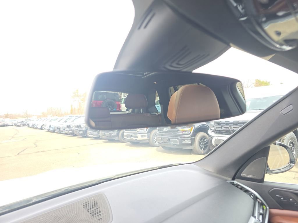 Used 2019 BMW X5 xDrive40i w/ Executive Package image 41