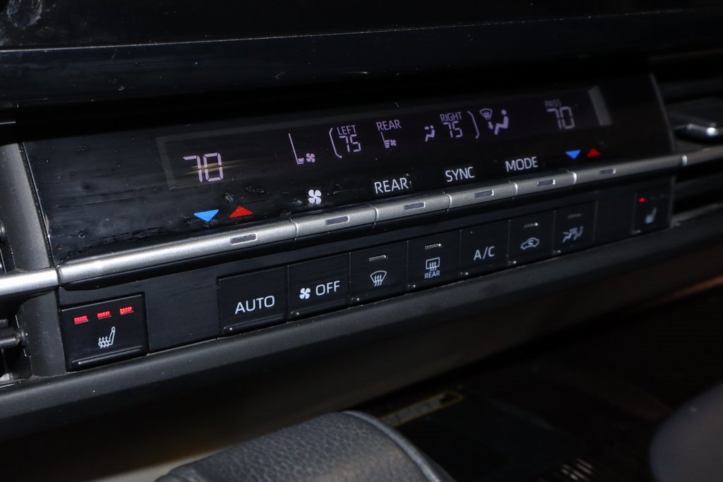 Used 2022 Toyota Sienna XLE w/ XLE Plus Package image 32