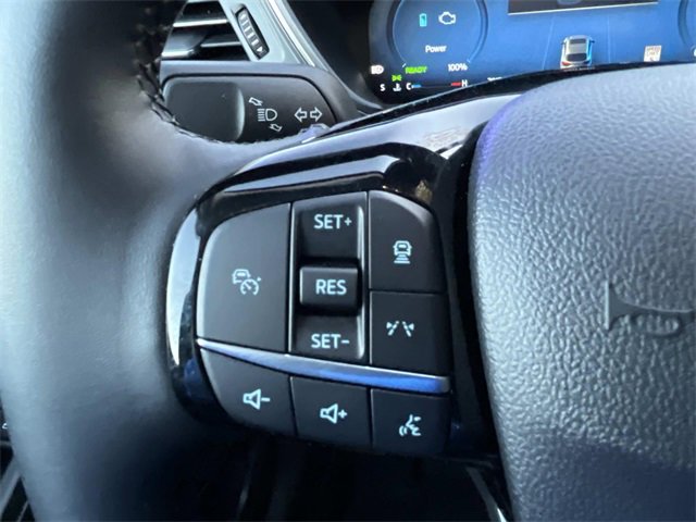 Certified 2025 Ford Escape Platinum w/ Premium Technology Package image 30