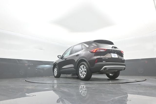 Certified 2023 Ford Escape Active AWD/4WD image 38