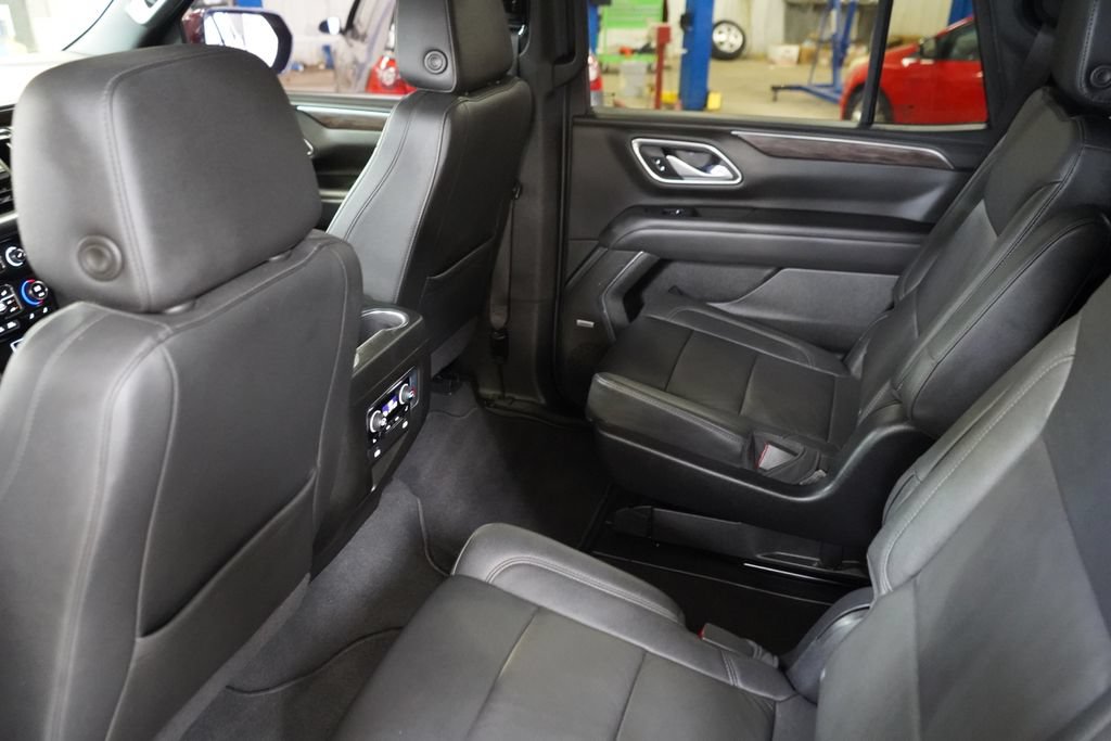 Used 2022 Chevrolet Tahoe LT w/ Luxury Package AWD/4WD image 28
