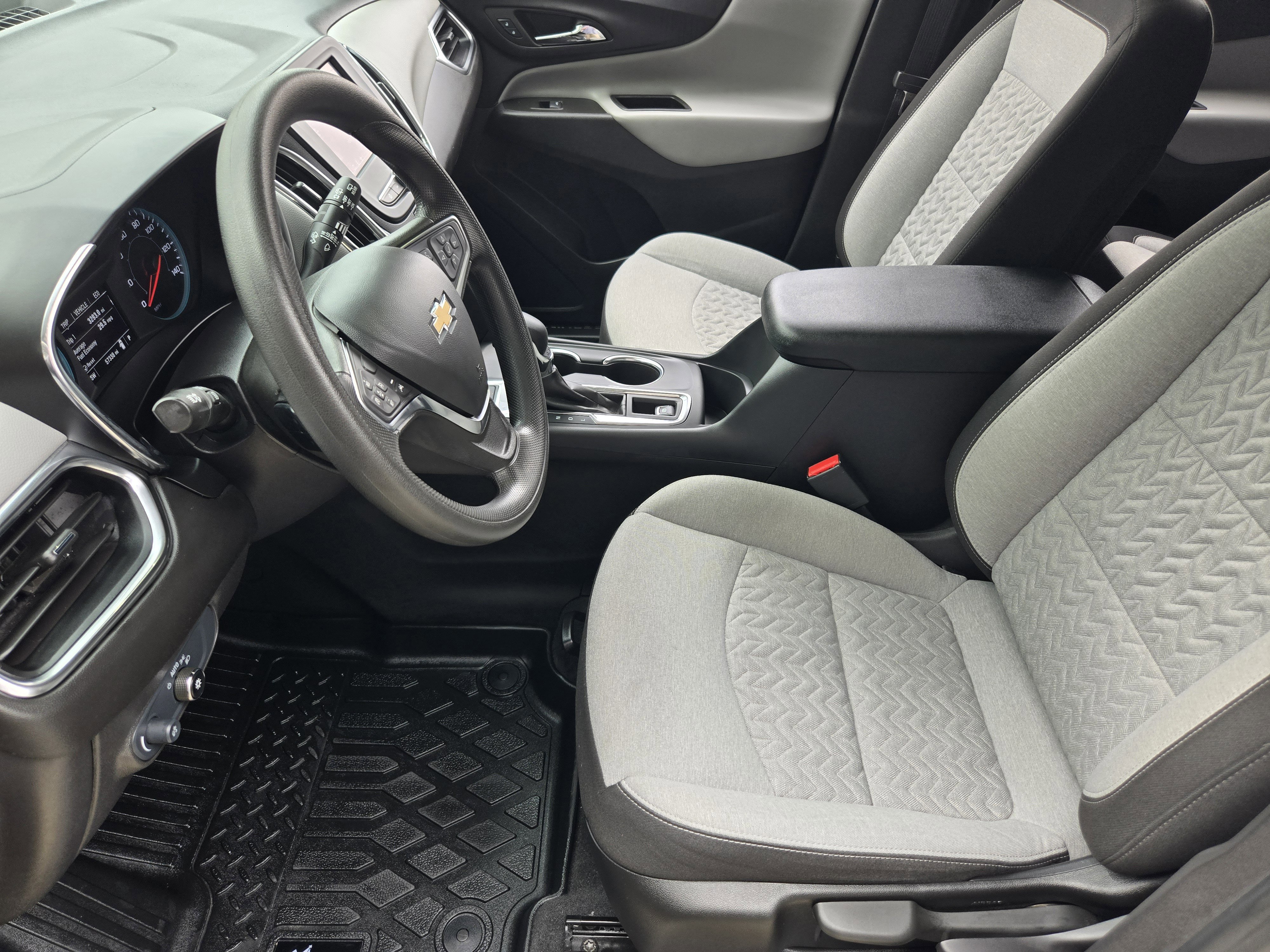 Used 2024 Chevrolet Equinox LS w/ Midnight Edition image 9