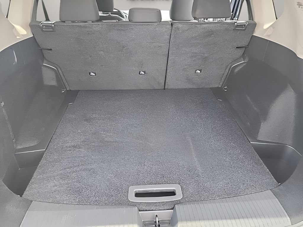 Used 2025 Nissan Rogue SV AWD/4WD image 10