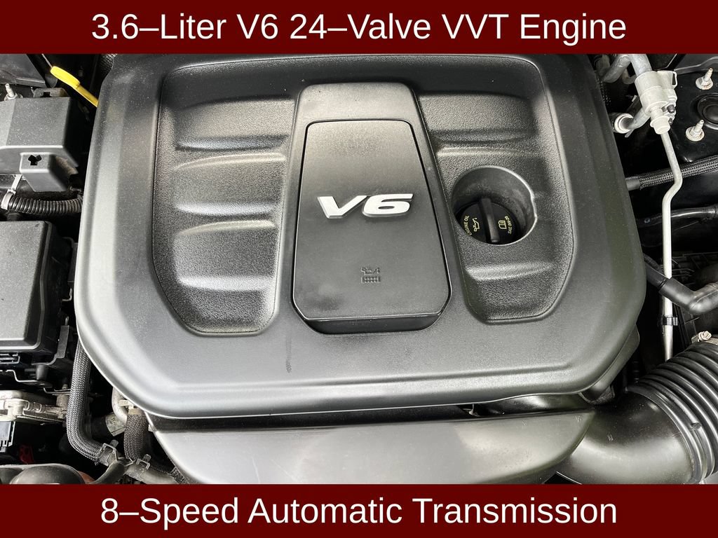 Used 2018 Jeep Grand Cherokee Laredo AWD/4WD image 3