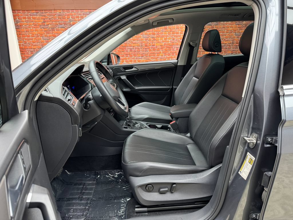 Used 2022 Volkswagen Tiguan SE AWD/4WD image 23