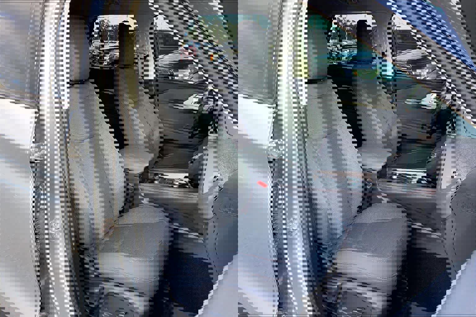 Certified 2025 Ford Explorer Active image 10