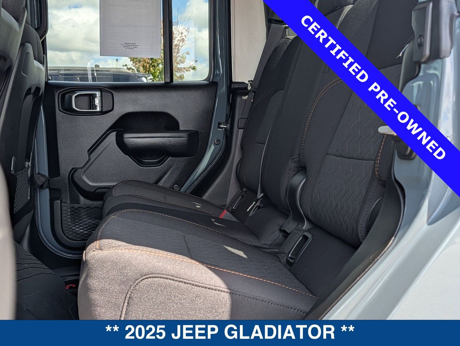Used 2025 Jeep Gladiator Mojave w/ Safety Group AWD/4WD image 17