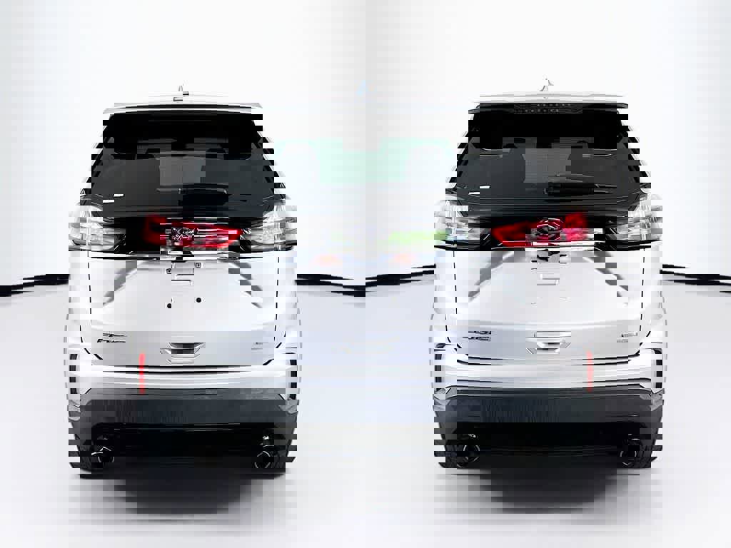 Certified 2019 Ford Edge SE image 4