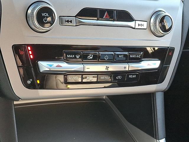 Certified 2022 Ford Explorer XLT w/ Equipment Group 202A image 17