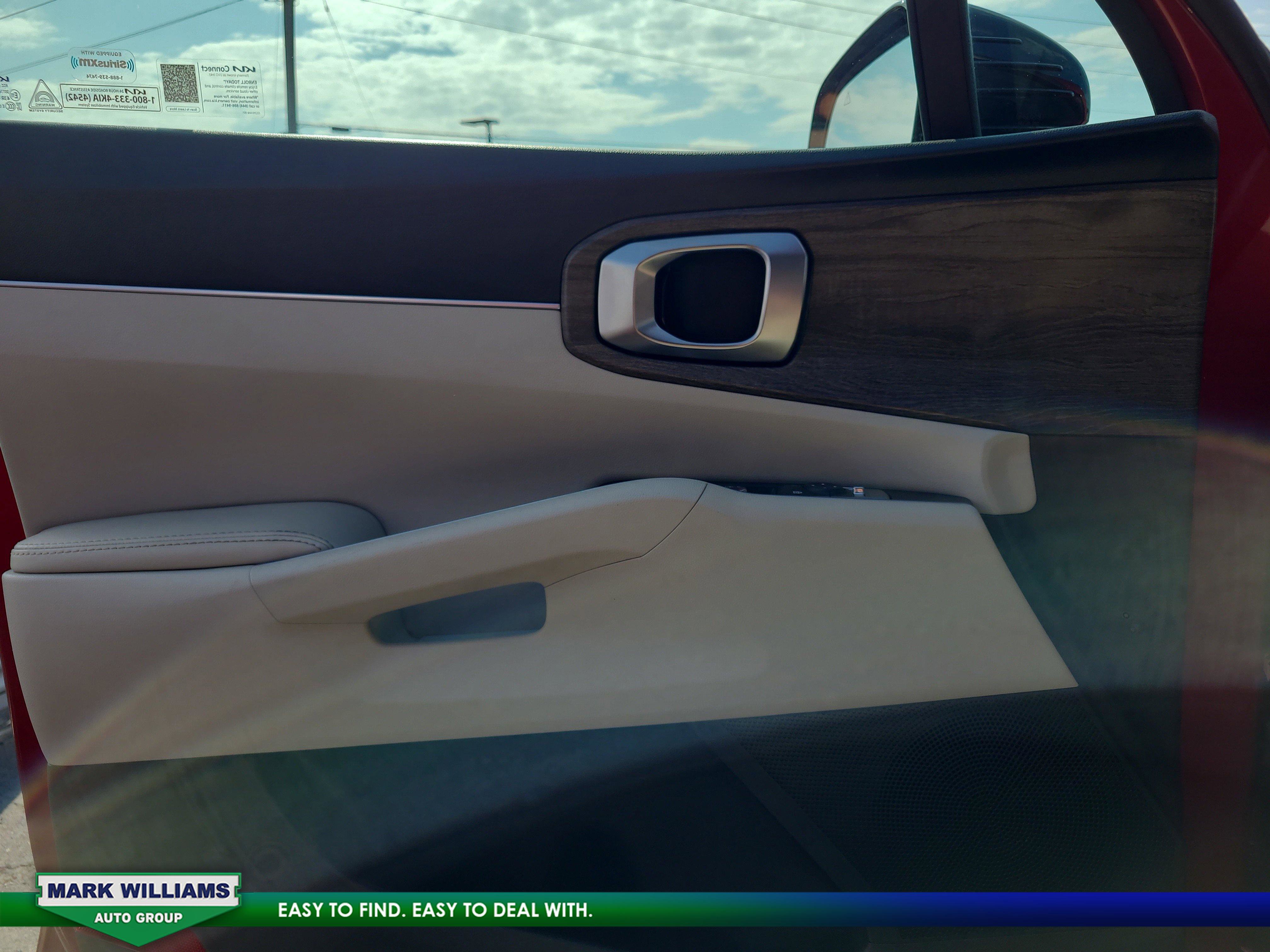 Used 2023 Kia Sorento EX w/ Panoramic Sunroof Package image 20