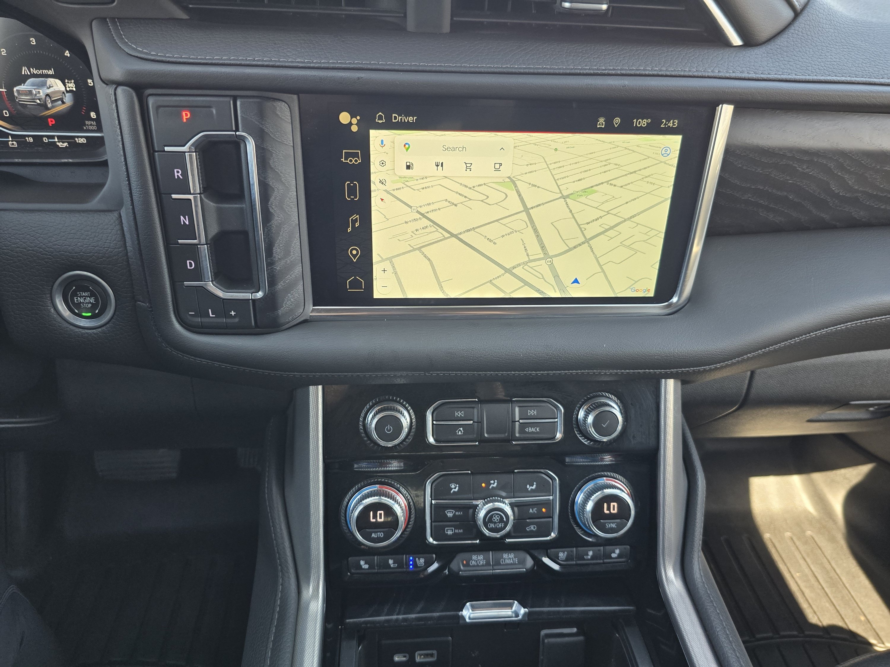 Used 2022 GMC Yukon Denali w/ Denali Premium Package AWD/4WD image 5