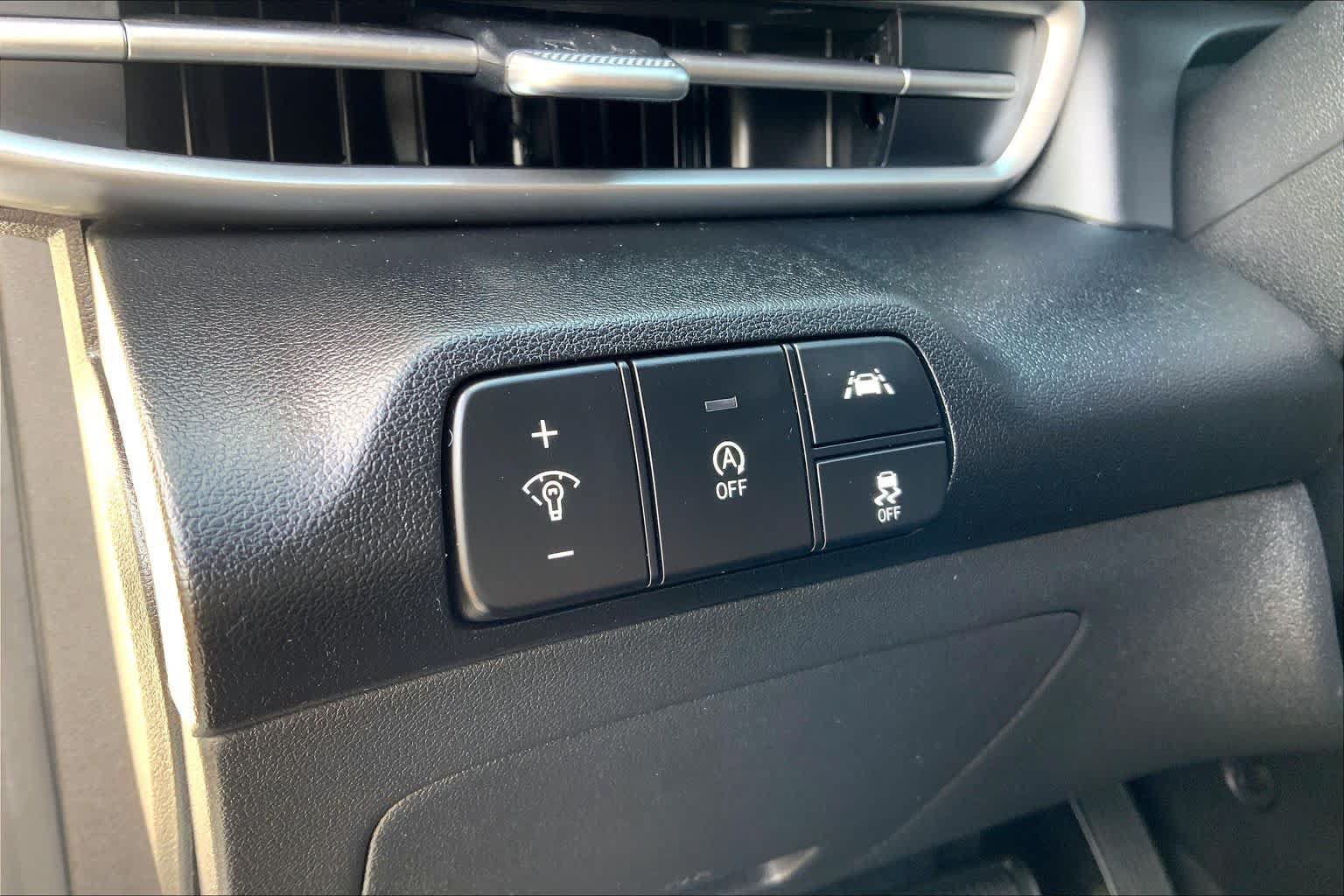 Used 2021 Hyundai Elantra SE FWD image 36