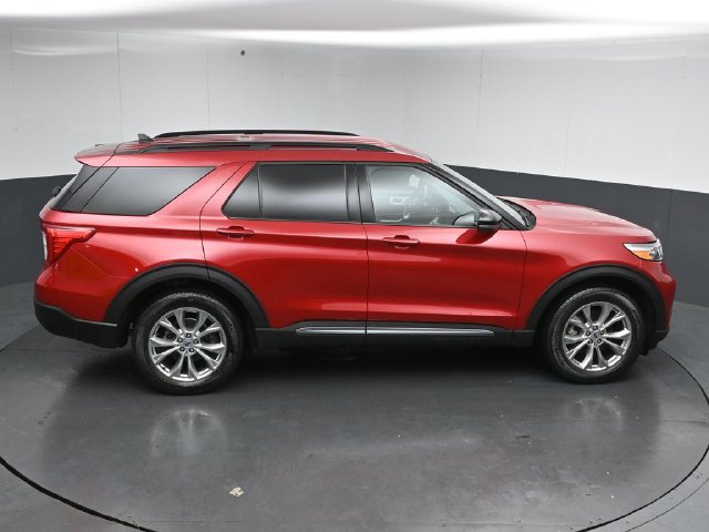 Certified 2024 Ford Explorer XLT w/ Equipment Group 202A AWD/4WD image 52