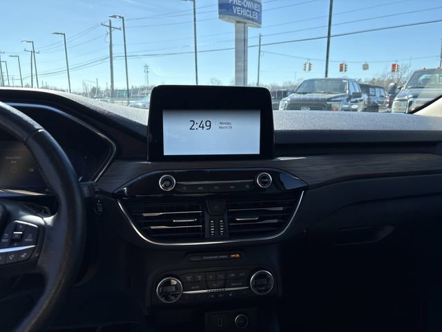 Certified 2020 Ford Escape Titanium image 31