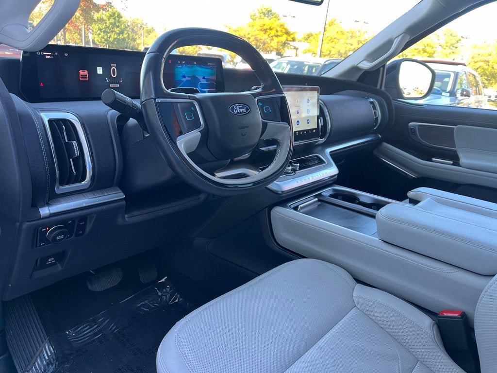 Certified 2025 Ford Expedition Max Platinum w/ Platinum Ultimate Package AWD/4WD image 23