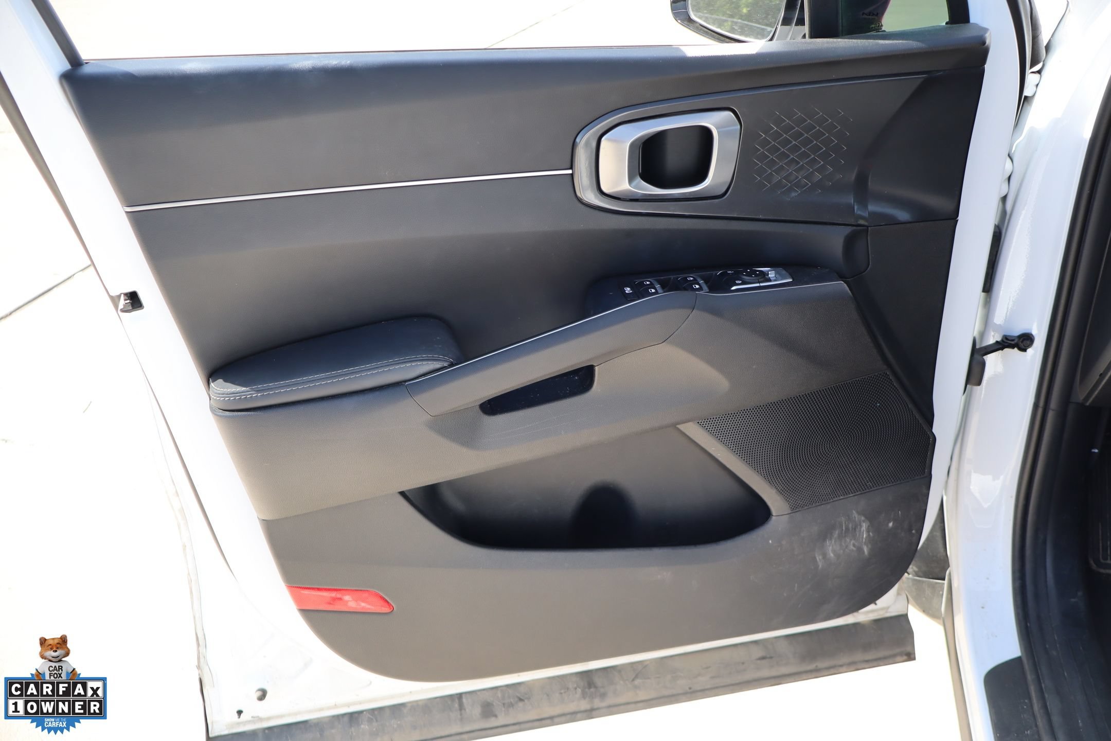 Used 2025 Kia Sorento S FWD image 12