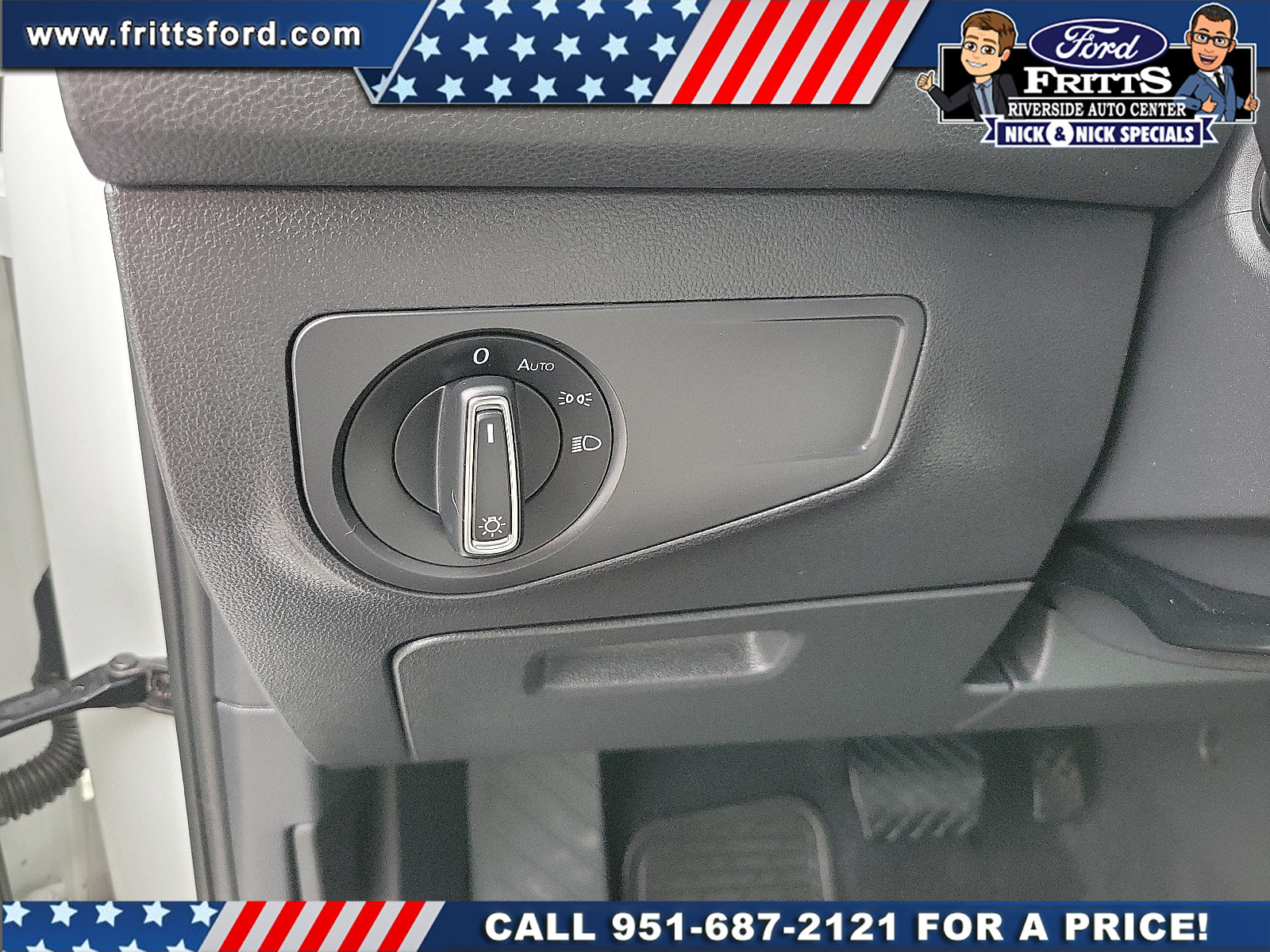 Used 2021 Volkswagen Tiguan SE w/ Panoramic Sunroof Package FWD image 11