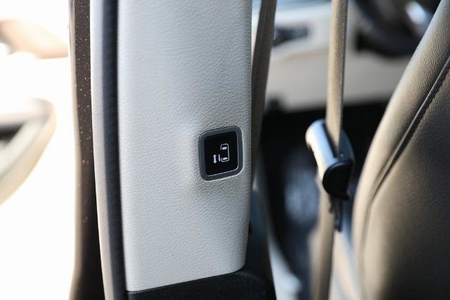 Used 2018 Chrysler Pacifica Touring-L Plus w/ Tire & Wheel Group image 28