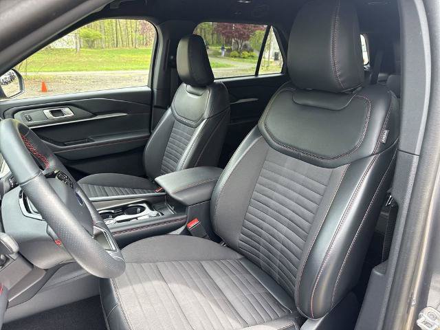 Certified 2025 Ford Explorer ST-Line AWD/4WD image 11