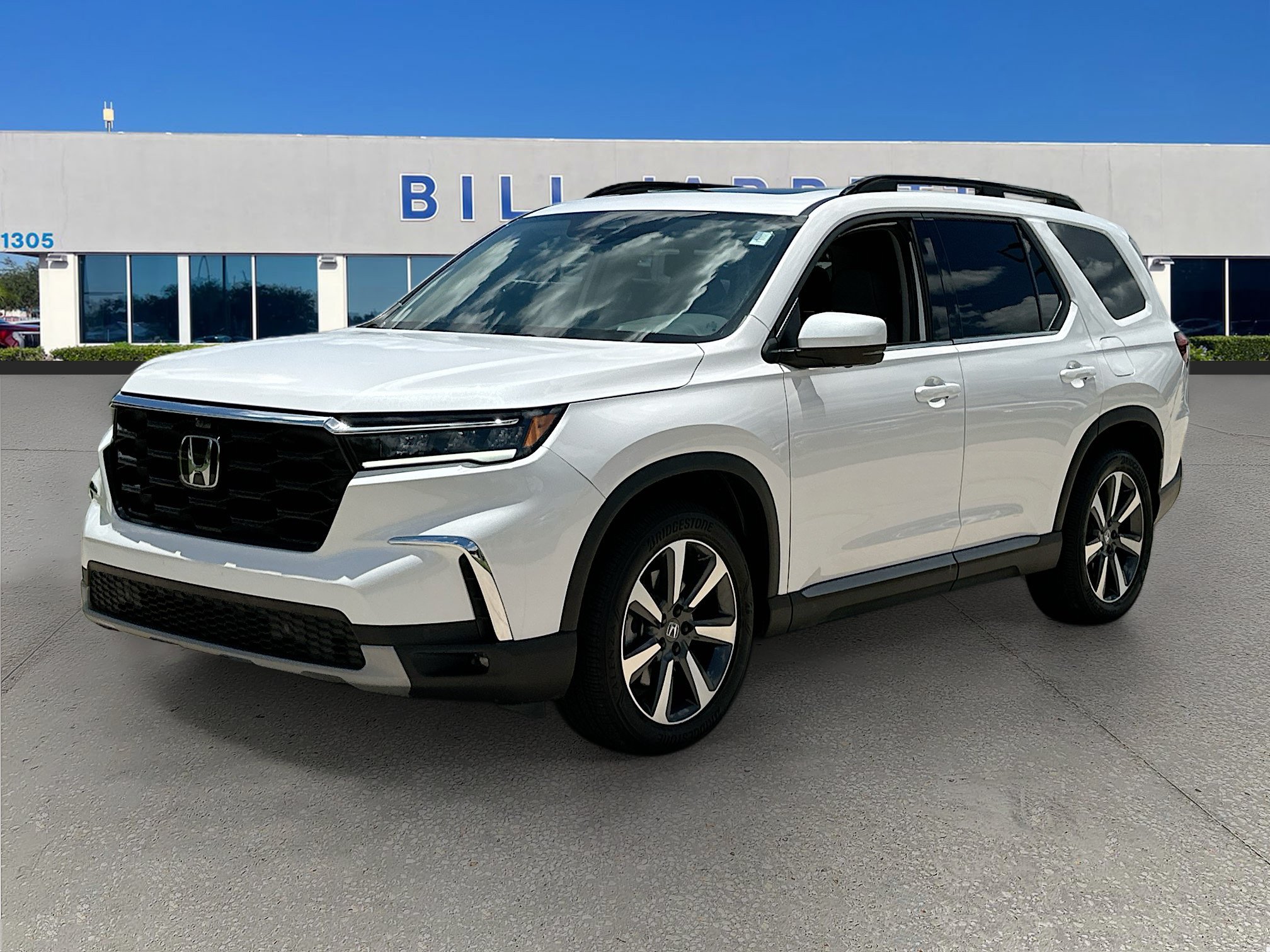 Used 2025 Honda Pilot Elite image 3